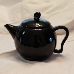 black teapot